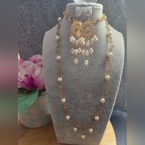 Elegant Gold and Pearl Necklace Set With Rhinestone Accents